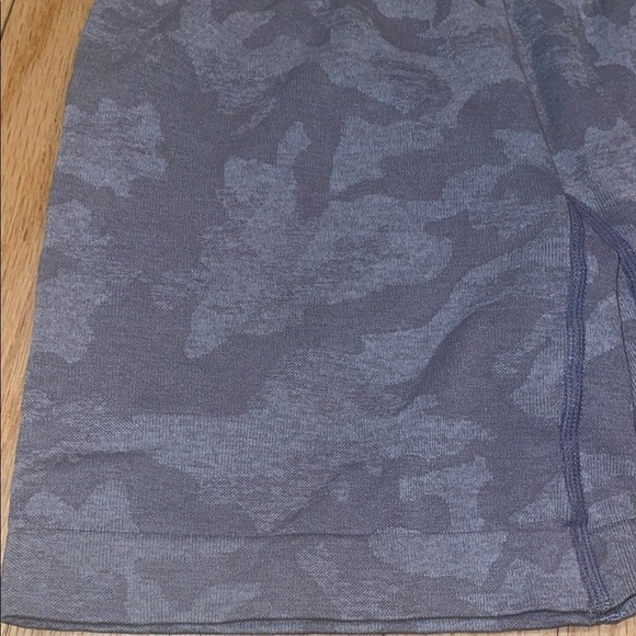 NVGTN Gray Athletic Shorts with Ribbed Waistband and Moisture-Wicking Fabric - Picture 3 of 5